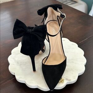 Elegant Black Heels with Bow by